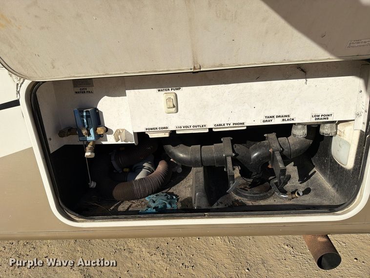image for item FM6598 2008 Ford Four Winds 34B Hurricane  RV