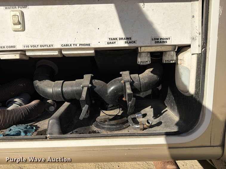 image for item FM6598 2008 Ford Four Winds 34B Hurricane  RV