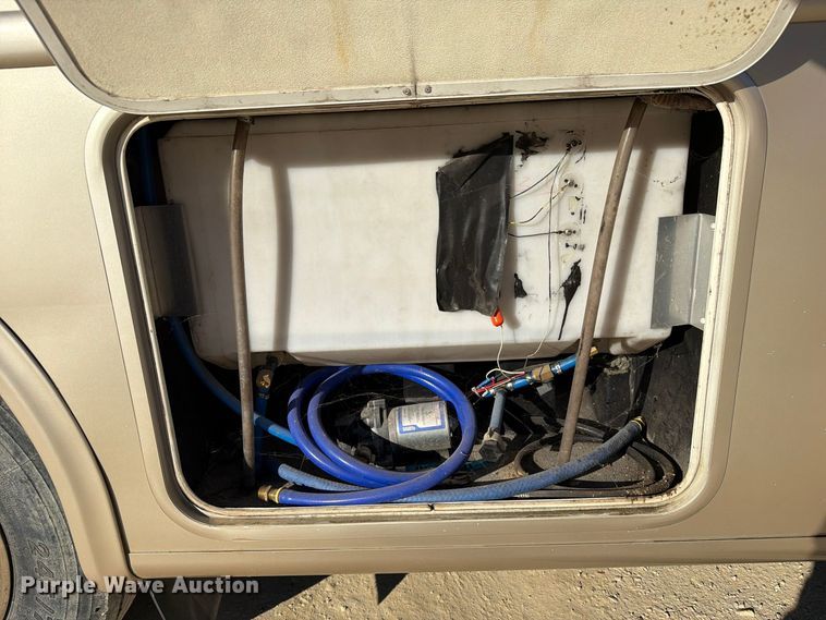 image for item FM6598 2008 Ford Four Winds 34B Hurricane  RV