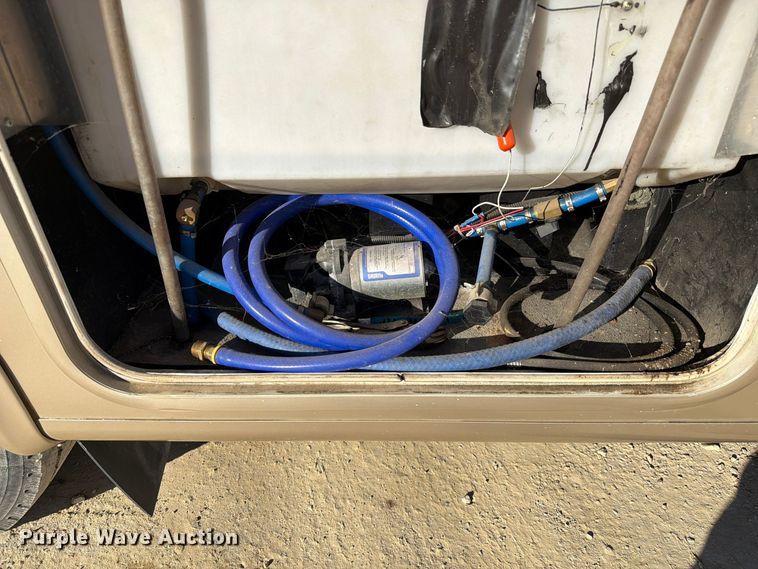 image for item FM6598 2008 Ford Four Winds 34B Hurricane  RV
