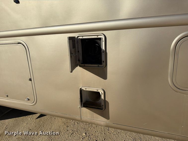 image for item FM6598 2008 Ford Four Winds 34B Hurricane  RV