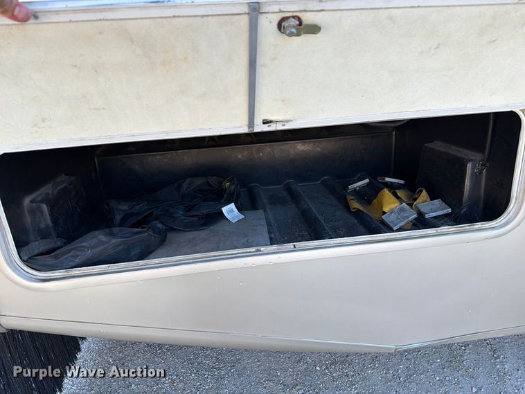 image for item FM6598 2008 Ford Four Winds 34B Hurricane  RV