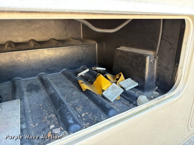 image for item FM6598 2008 Ford Four Winds 34B Hurricane  RV