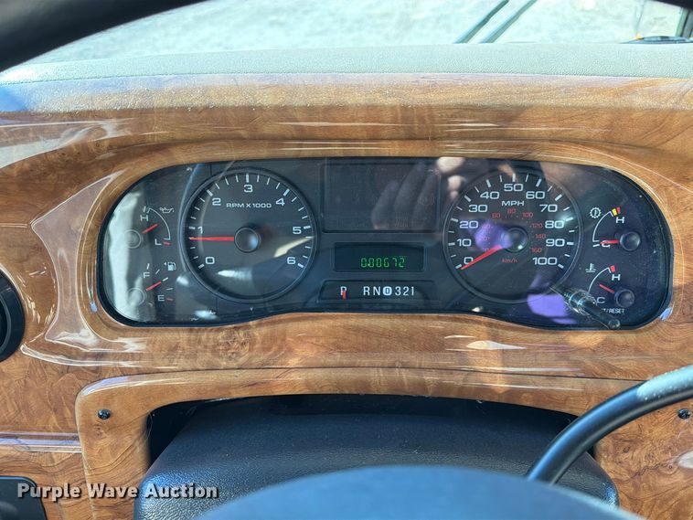 image for item FM6598 2008 Ford Four Winds 34B Hurricane  RV