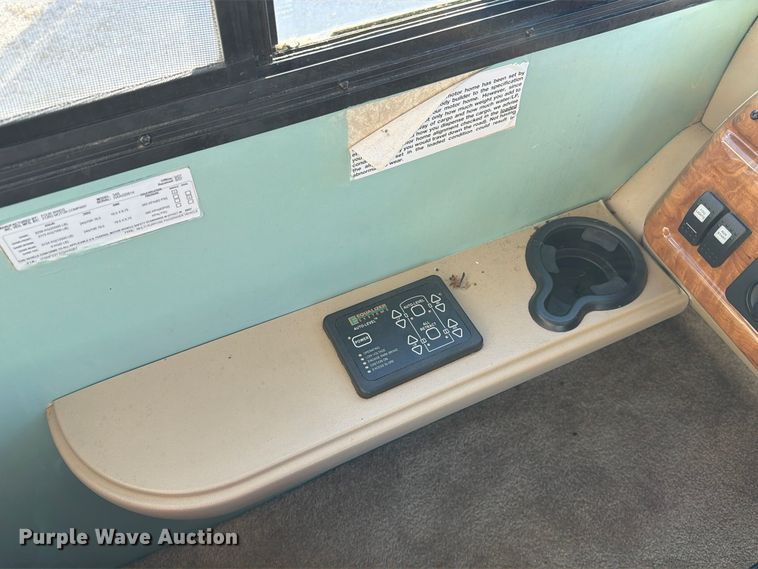 image for item FM6598 2008 Ford Four Winds 34B Hurricane  RV