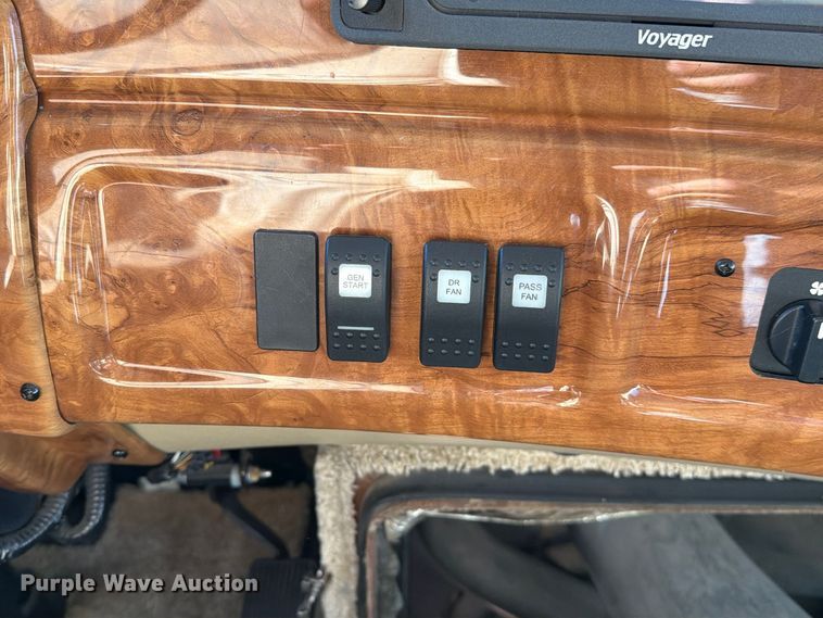 image for item FM6598 2008 Ford Four Winds 34B Hurricane  RV