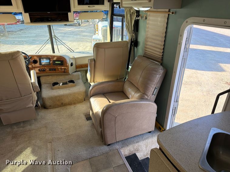 image for item FM6598 2008 Ford Four Winds 34B Hurricane  RV