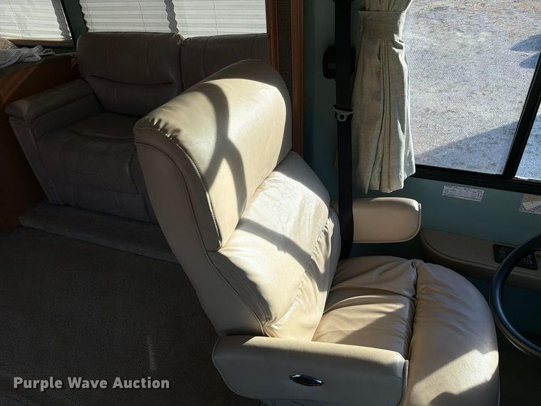 image for item FM6598 2008 Ford Four Winds 34B Hurricane  RV