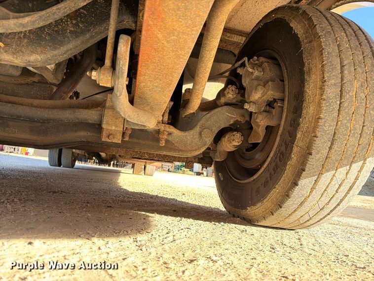 image for item FM6598 2008 Ford Four Winds 34B Hurricane  RV