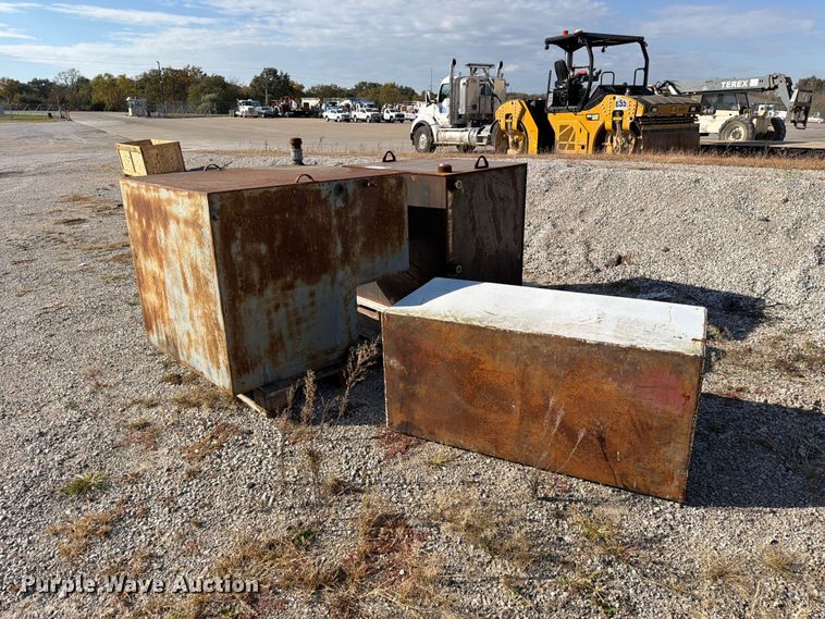 image for item FM6638 (3) steel tanks