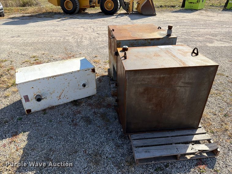 image for item FM6638 (3) steel tanks