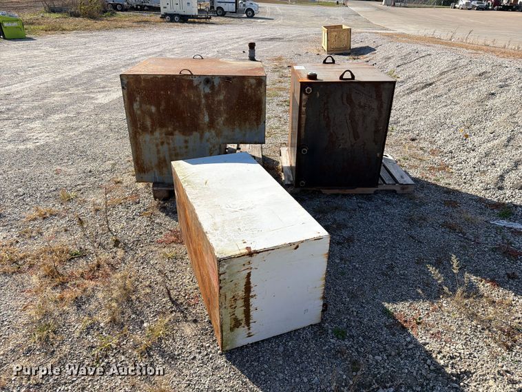 image for item FM6638 (3) steel tanks