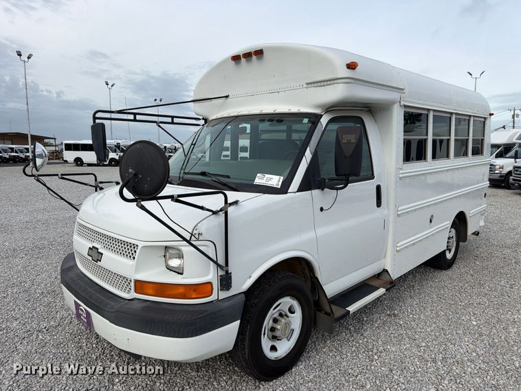 image for item FM8028 2005 Chevrolet Express G3500 school bus