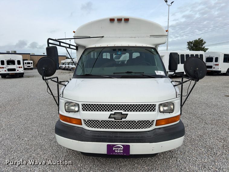 image for item FM8028 2005 Chevrolet Express G3500 school bus