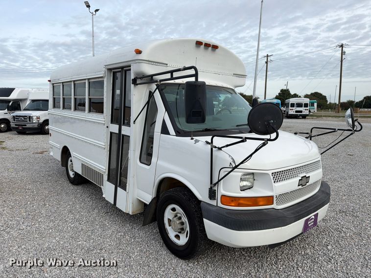 image for item FM8028 2005 Chevrolet Express G3500 school bus