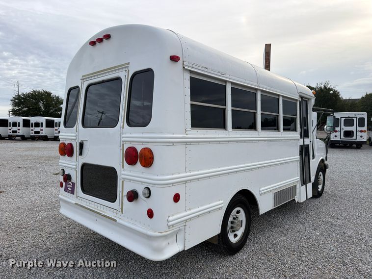 image for item FM8028 2005 Chevrolet Express G3500 school bus