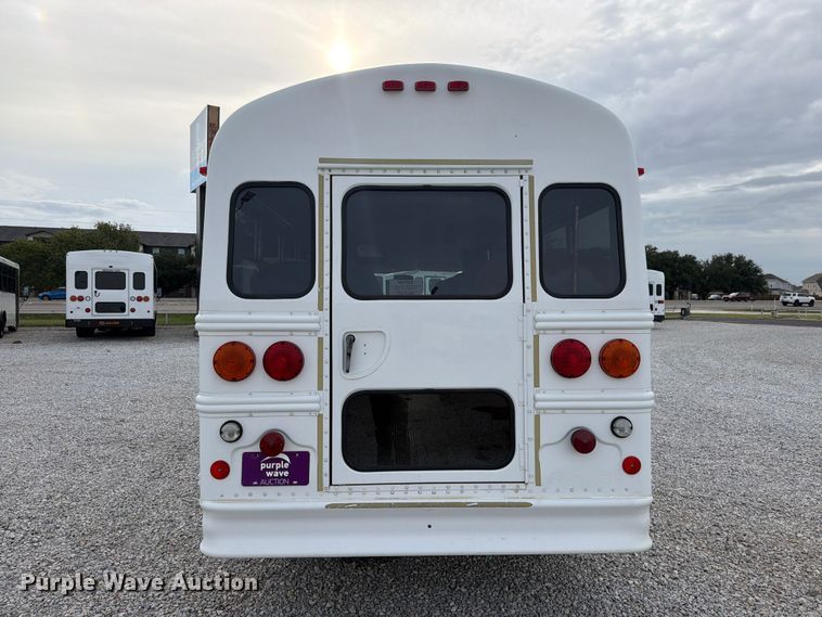image for item FM8028 2005 Chevrolet Express G3500 school bus