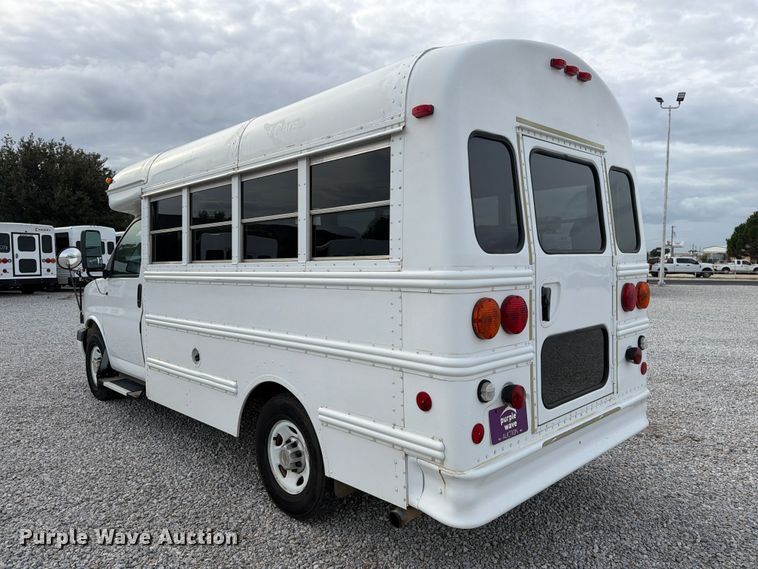 image for item FM8028 2005 Chevrolet Express G3500 school bus