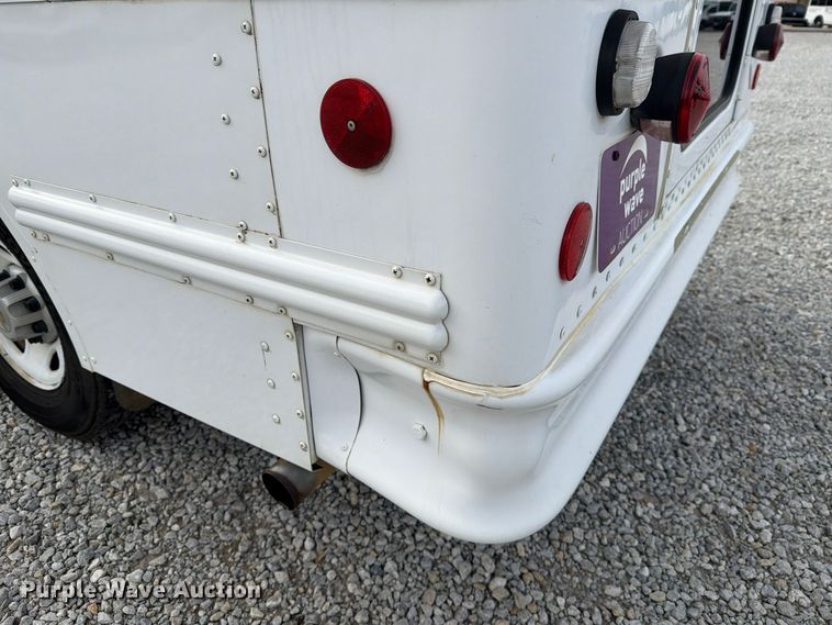 image for item FM8028 2005 Chevrolet Express G3500 school bus