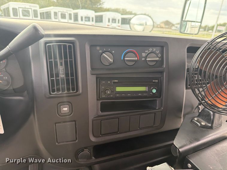 image for item FM8028 2005 Chevrolet Express G3500 school bus