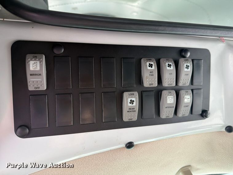 image for item FM8028 2005 Chevrolet Express G3500 school bus