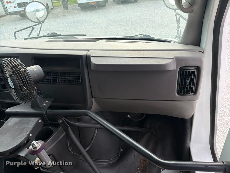 image for item FM8028 2005 Chevrolet Express G3500 school bus