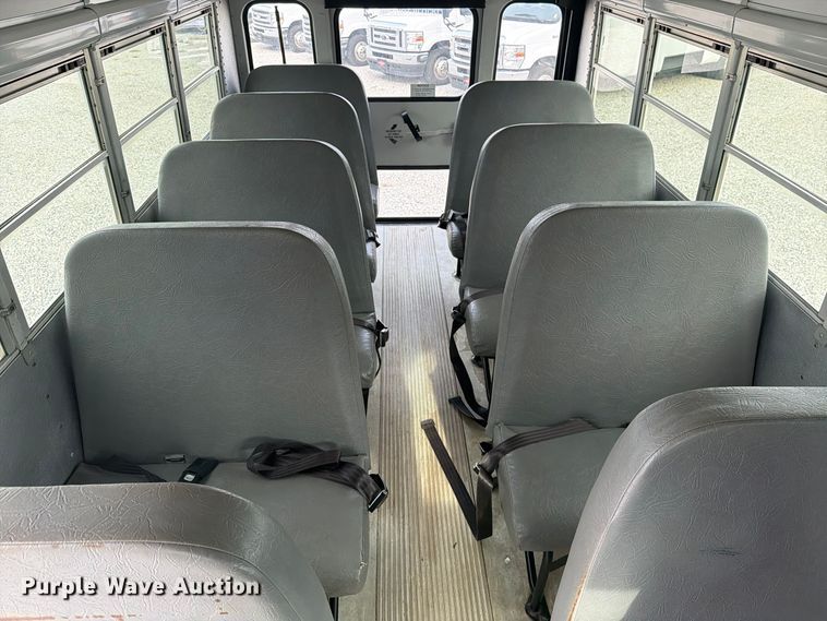 image for item FM8028 2005 Chevrolet Express G3500 school bus