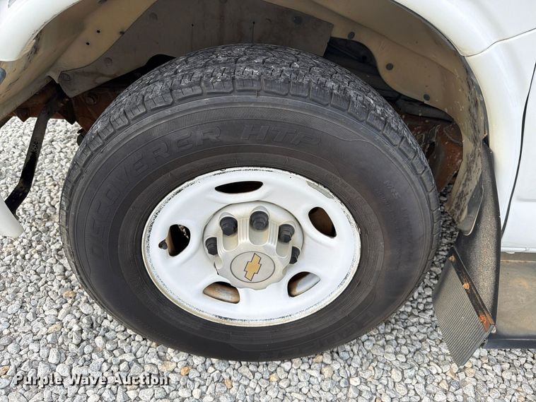 image for item FM8028 2005 Chevrolet Express G3500 school bus