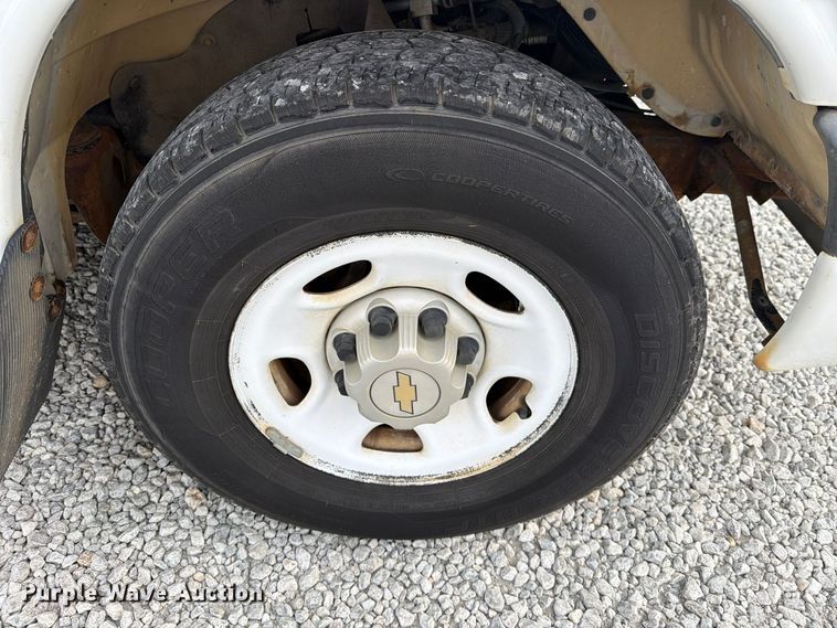 image for item FM8028 2005 Chevrolet Express G3500 school bus
