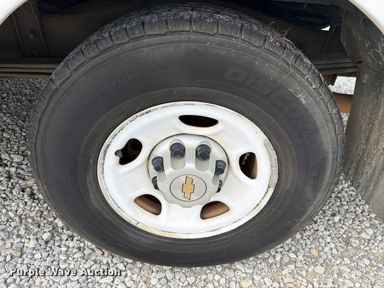 image for item FM8028 2005 Chevrolet Express G3500 school bus