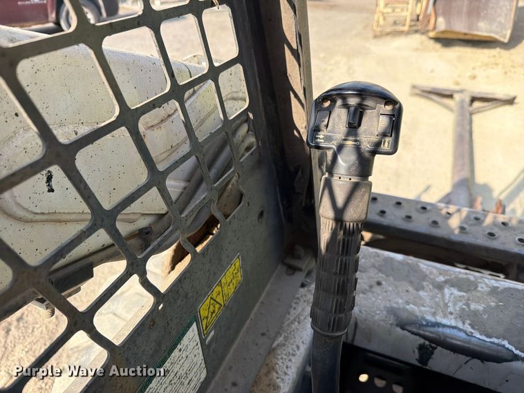 image for item FN1534 2005 Bobcat S175 skid steer loader