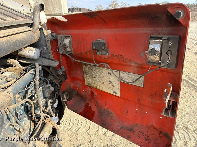 image for item FN1534 2005 Bobcat S175 skid steer loader