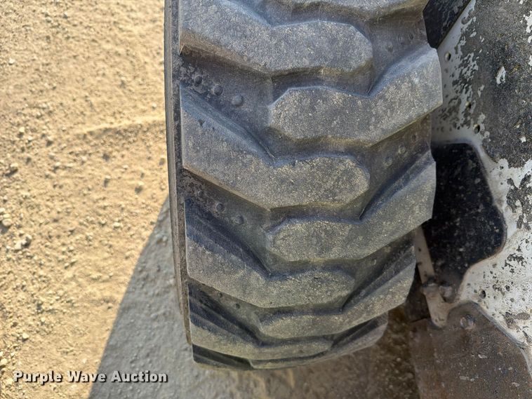image for item FN1534 2005 Bobcat S175 skid steer loader