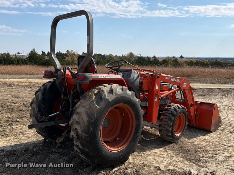 image for item FN1564 Kubota L2900 tractor