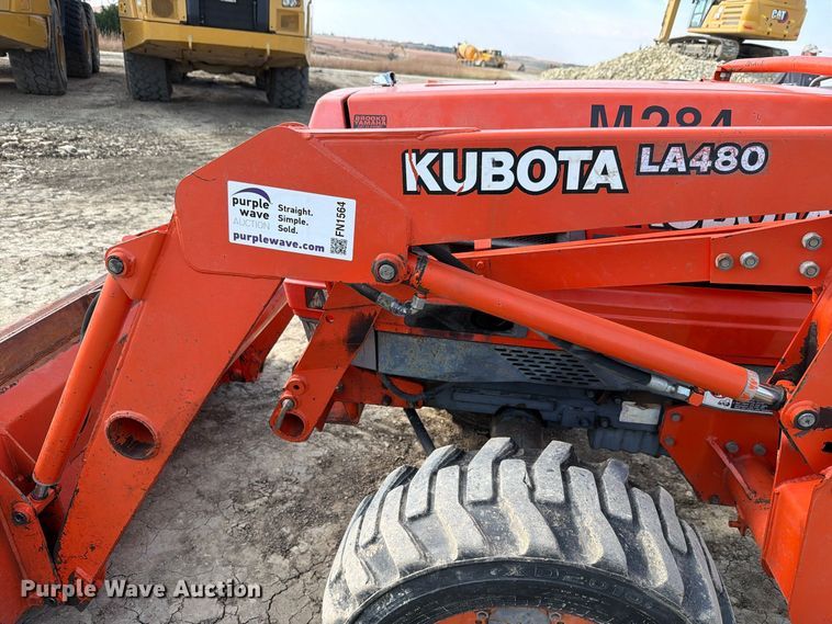 image for item FN1564 Kubota L2900 tractor