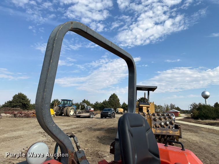 image for item FN1564 Kubota L2900 tractor