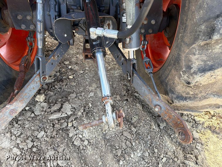 image for item FN1564 Kubota L2900 tractor