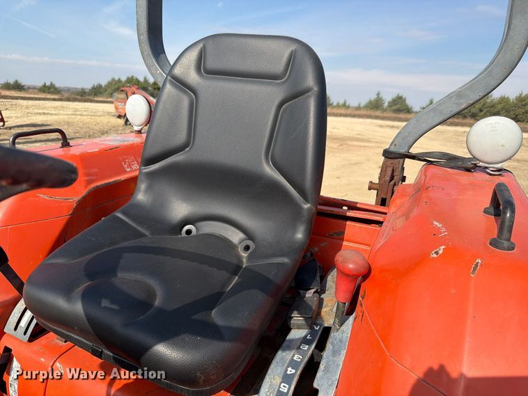 image for item FN1564 Kubota L2900 tractor