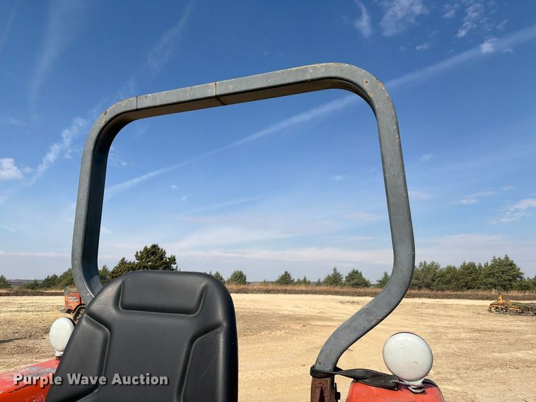 image for item FN1564 Kubota L2900 tractor
