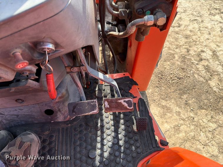 image for item FN1564 Kubota L2900 tractor