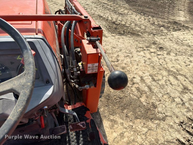 image for item FN1564 Kubota L2900 tractor