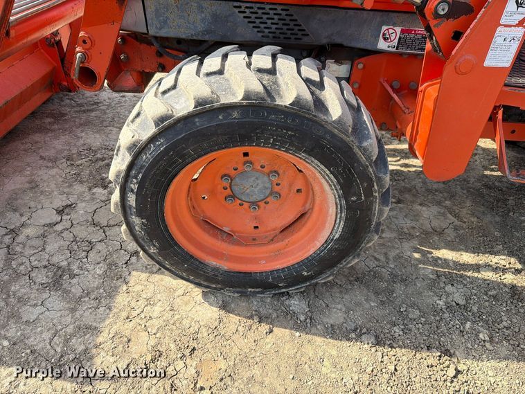 image for item FN1564 Kubota L2900 tractor