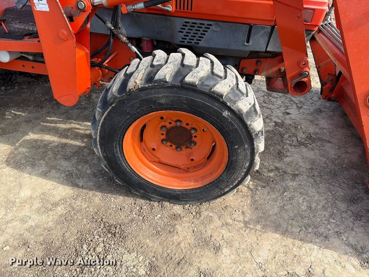 image for item FN1564 Kubota L2900 tractor