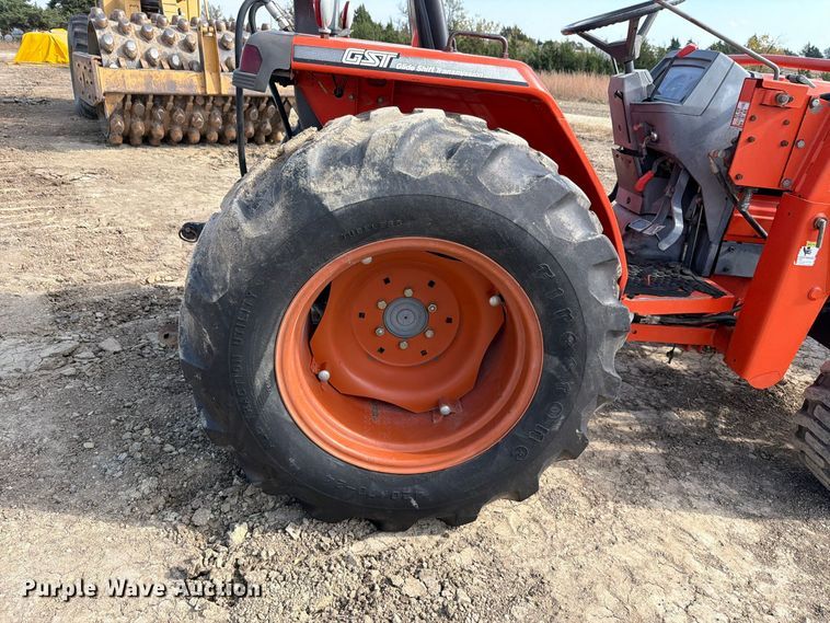 image for item FN1564 Kubota L2900 tractor