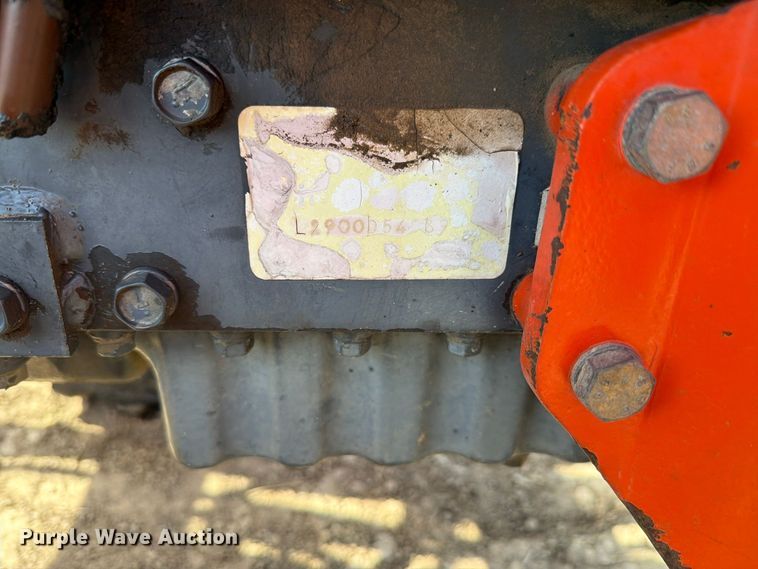 image for item FN1564 Kubota L2900 tractor