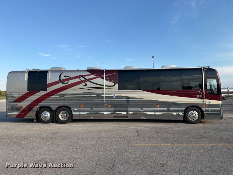 image for item FN2675 2001 Prevost XL2 RV