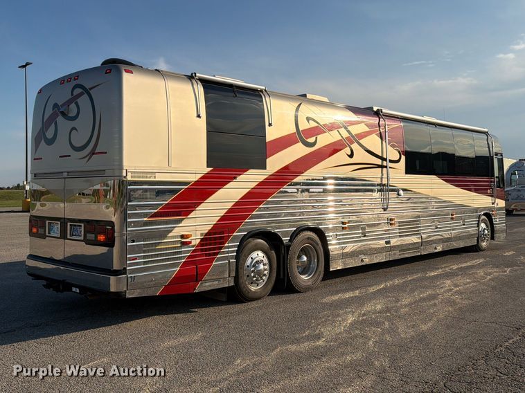 image for item FN2675 2001 Prevost XL2 RV