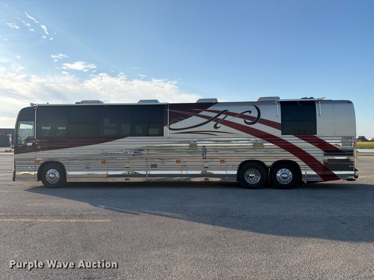 image for item FN2675 2001 Prevost XL2 RV