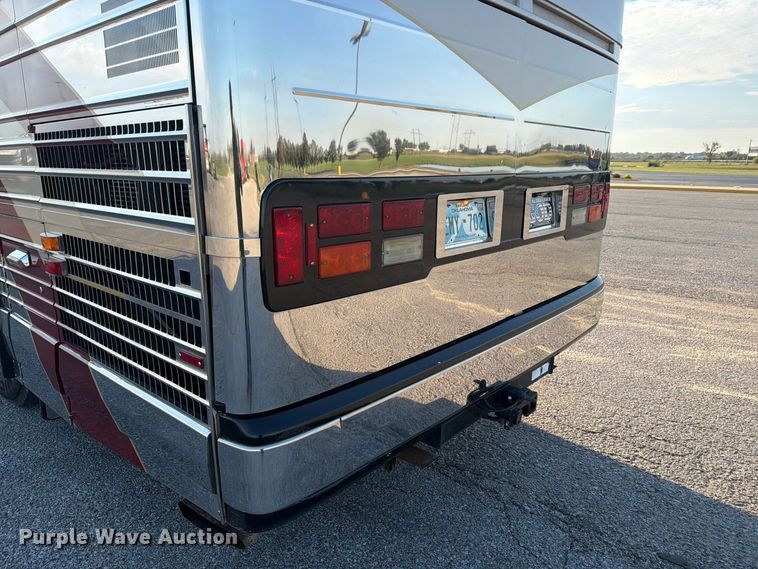 image for item FN2675 2001 Prevost XL2 RV