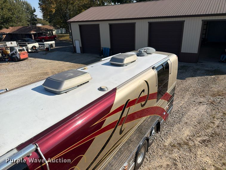 image for item FN2675 2001 Prevost XL2 RV